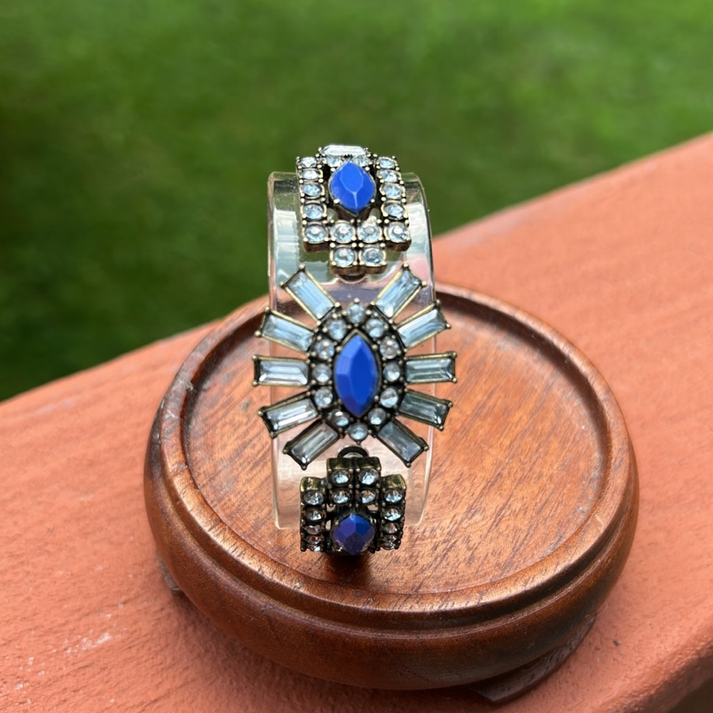 Vintage Style lucite/rhinestone bracelet - Picture 3 of 5